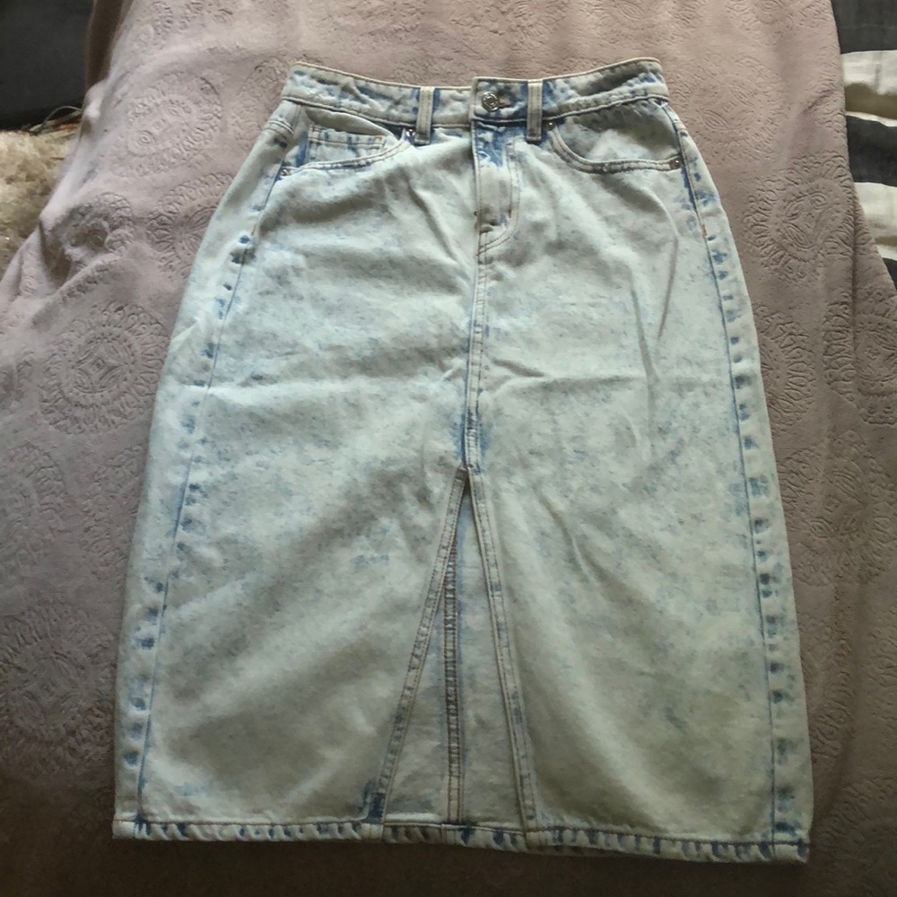 Target light denim knee length skirt